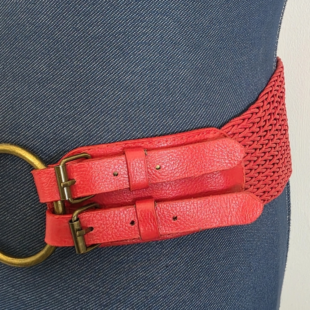 Vintage Red Leatherette Basket Weave Adjustable Buckle Belt - Picture 3 of 9